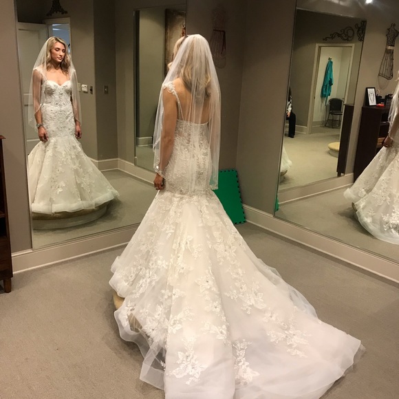 Eve of Milady wedding gown: NEVER WORN. - Picture 4 of 4